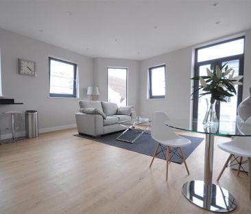 2 bedroom flat to rent - Photo 3