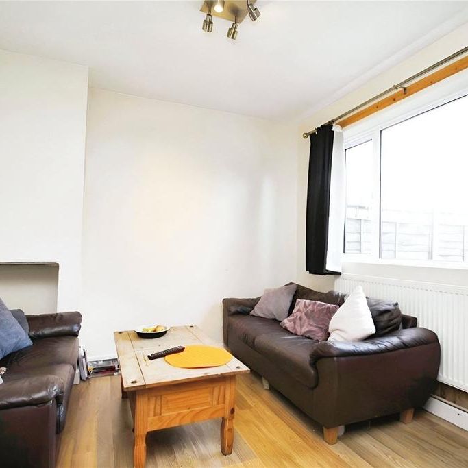 4 bedroom terraced house to rent - Photo 1