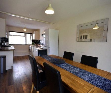 4 bedroom terraced house to rent - Photo 2