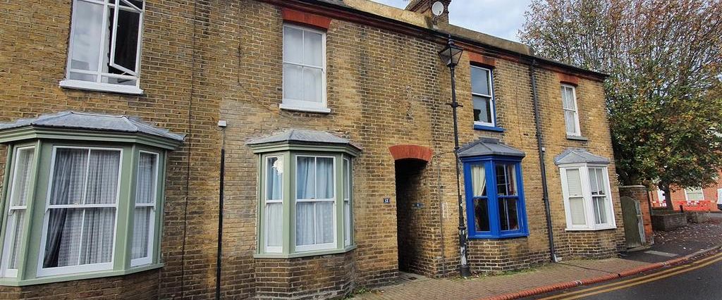 3 bedroom terraced house to rent - Photo 1
