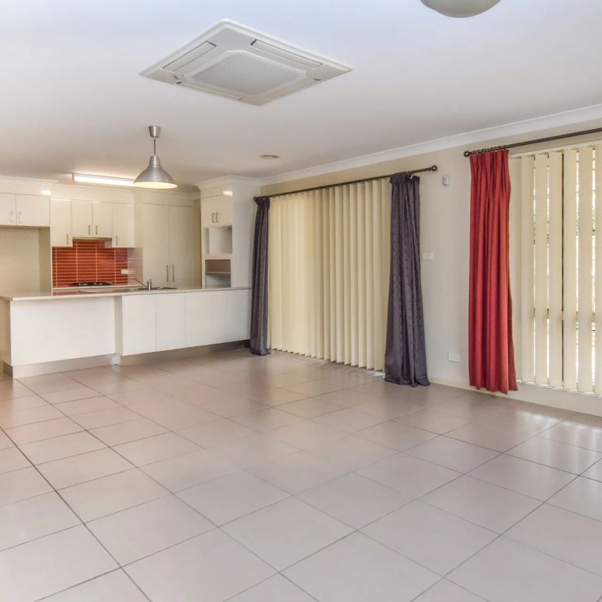 Comfortable Living in a Quiet Neighbourhood - Photo 1