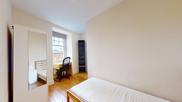 3 bedroom property to let - Photo 1