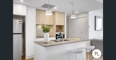 Private terrace, fully-furnished, rooftop pool, CBD proximity - have it all! - Photo 4