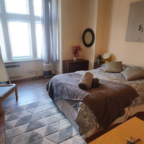 Studio to rent - Photo 1