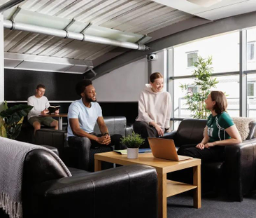 1 bedroom in a flat share to rent - Photo 1