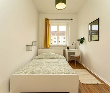 Room in Muschelkalkweg, Berlin for 80 m² with 2 bedrooms - Foto 4