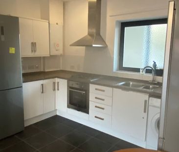 2 Bed Flat, Sidmouth Road, E10 - Photo 3