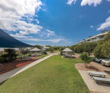 Beautiful Studio - 3 Minute Walk to Beach! - Photo 3