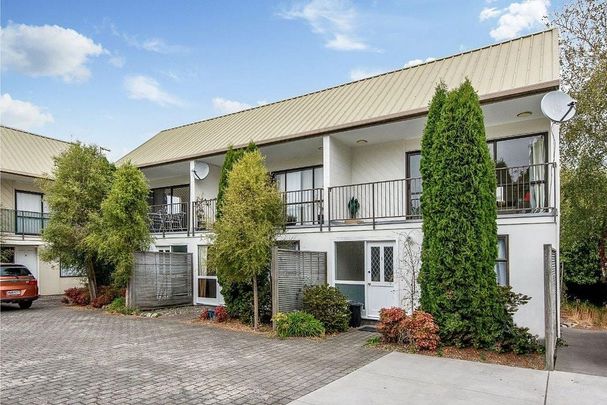 Sunny 2BR Unit in Christchurch Central with Garage - Photo 1