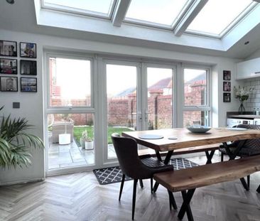 3 bedroom semi-detached house to rent - Photo 5