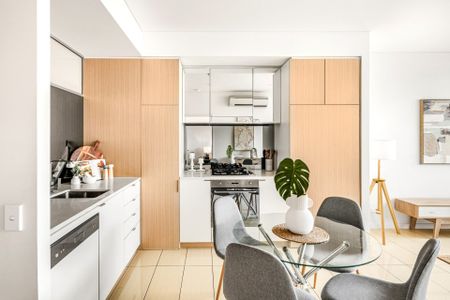 Spacious One Bedroom Plus Study Apartment in the Heart of Zetland - Photo 4