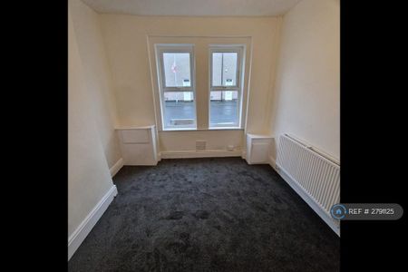 3 bedroom end of terrace house to rent - Photo 3