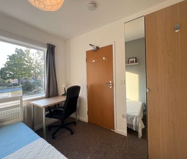 7 Bed Detached House, Charter Avenue, CV4 - Photo 4