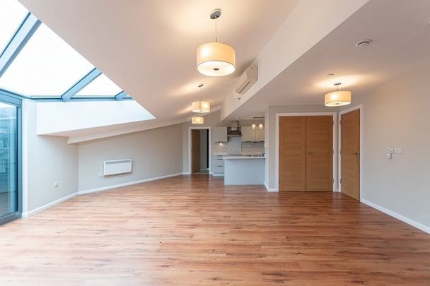 3 Bed Flat, Mann Island, L3 - Photo 1