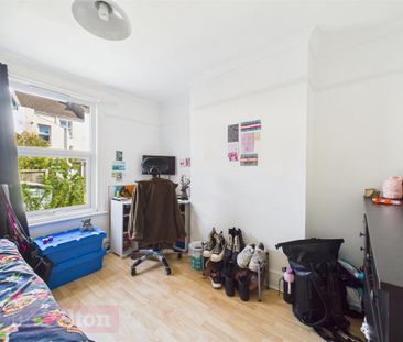 4 bedroom terraced house to rent - Photo 6