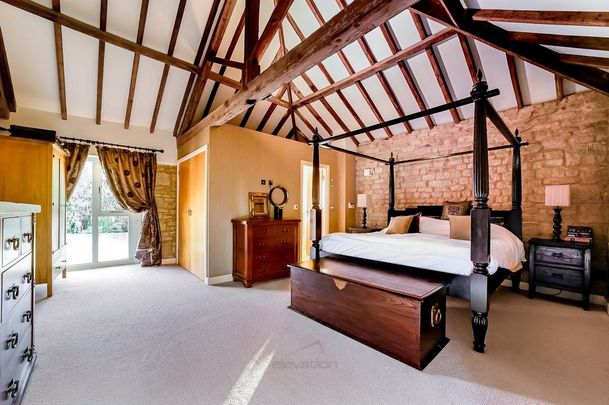 5 bedroom barn conversion to rent - Photo 1