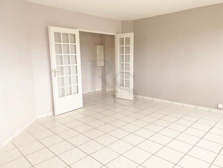 ARGENTAN - Appartement T2 en centre ville d'Argentan, - Photo 2