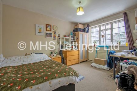 4 Bedroom Mid Terraced House for rent in North Grange Mews - Photo 3