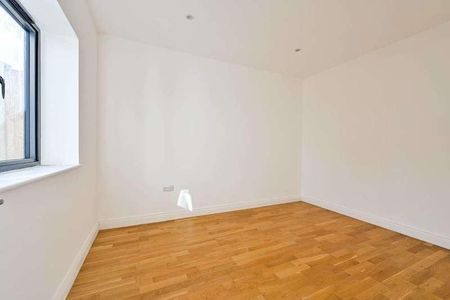 Innes Close, Merton, SW20 - Photo 2