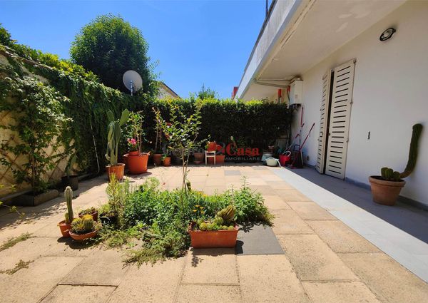 Camera in appartamento in condivisione, solo affitti transitori