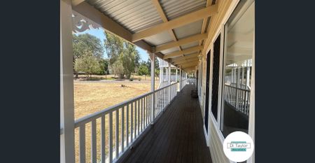 BEAUTIFUL COUNTRY CHARM WITH DUAL LIVING!! - Photo 3