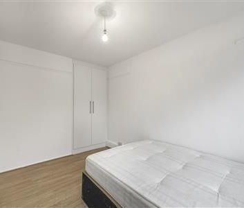 Westbridge Road, SW11 - Photo 3