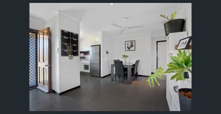 MODERN FAMILY HOME WITH LARGE YARD IN CENTRAL ANDERGROVE - Photo 2