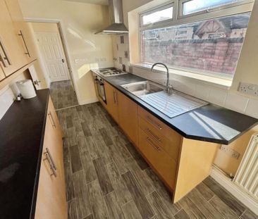 3 bedroom semi-detached house to rent - Photo 5