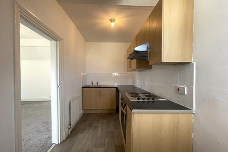 2 bed Flat Elderton Road, Essex, Westcliff-on-Sea, SS0 - Photo 5