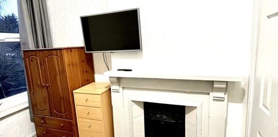 Studio Flat, Barnsley Road, S4 - Photo 2