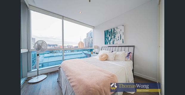 West Side QV Apartment With Stunning Views - Photo 1