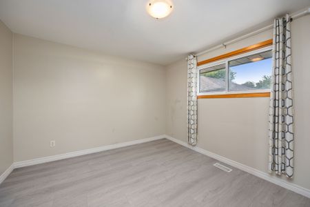 For Lease - 60 CHAMPLAIN Avenue Unit# Main Floor, Hamilton, Ontario - Photo 3