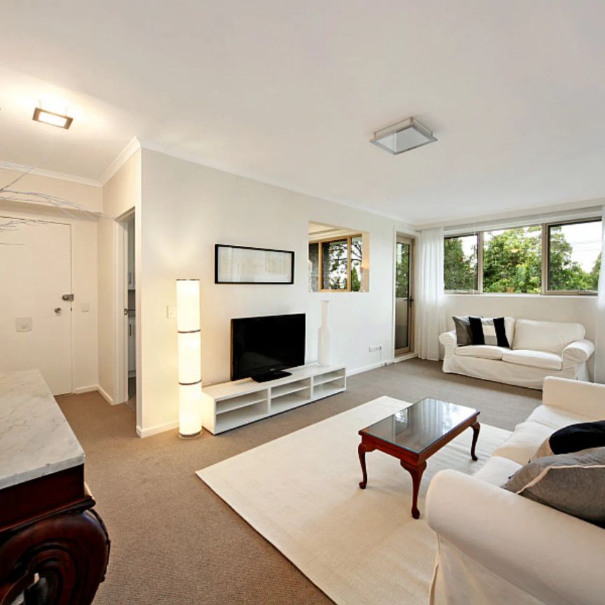 Top Floor Apartment in Prime Botanic Gardens Pocket - Photo 1