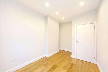 Chalk Farm Road, Chalk Farm, London, NW1 - Photo 3