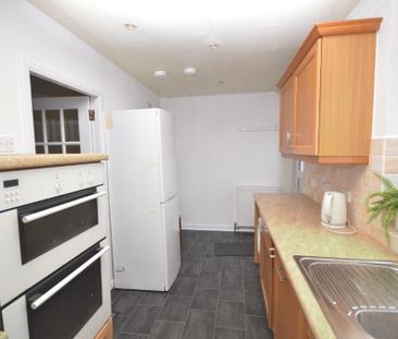 3 bedroom semi-detached house to rent - Photo 6
