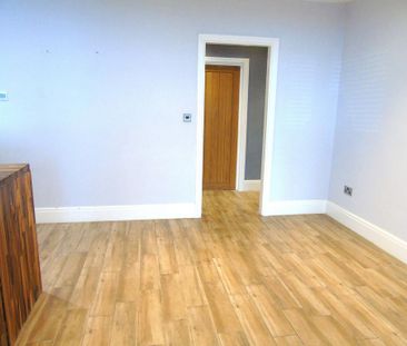 3 bedroom apartment to rent - Photo 6