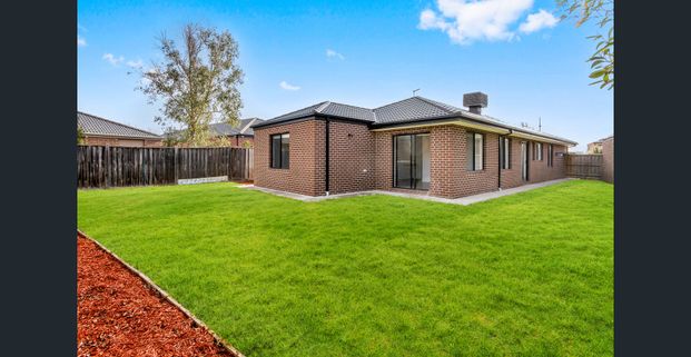 Spacious family living in Saltwater Coast - Photo 1