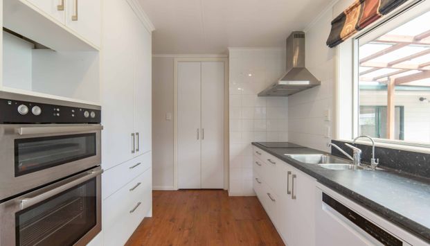 Well Presented Family Home - Photo 1