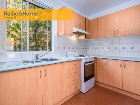 Large Three Bedroom Unit!! - Photo 4