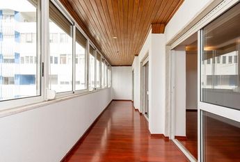 Apartamento T5 em Setúbal