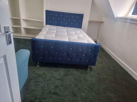 8 bedroom house share to rent - Photo 1