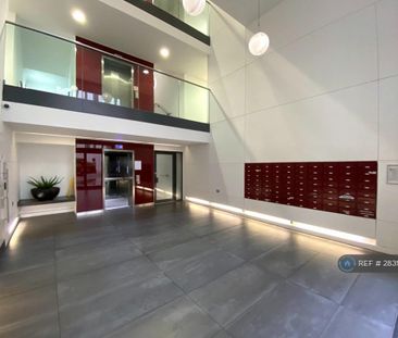 Studio to rent - Photo 6