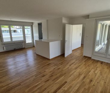 Attraktive 3.5 Zimmer Dachwohnung in Allschwil - Photo 2