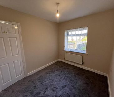 2 bedroom semi-detached house to rent - Photo 4