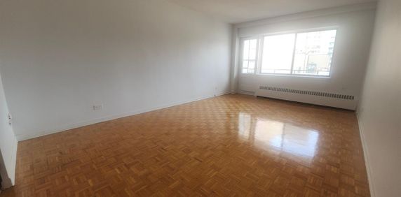 Appartement Montréal (Ville-Marie) À Louer - Photo 2