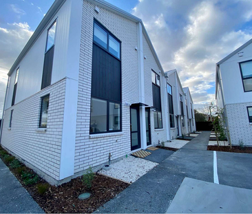 Modern 2-Bedroom Townhouse, Mt Wellington - Photo 1