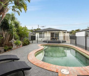 Perfect Family Oasis with Poolside Retreat - Photo 1