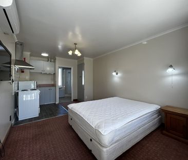 Studio Unit in Prime Riccarton Location - Photo 2