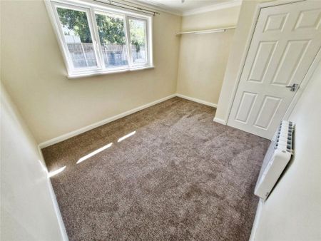 3 bedroom detached bungalow to rent - Photo 4