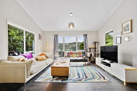 Sunny Spacious Karori - Photo 5